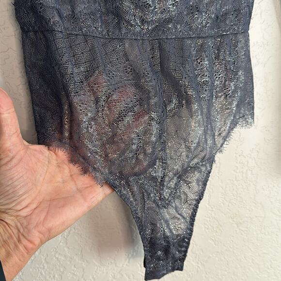 Victoria’s Secret Gray Chantilly Lace Open Back Bodysuit Thong Indie Boho Grunge - Picture 5 of 10
